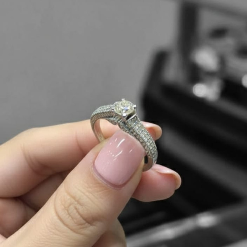 Diamond Ladies Ring