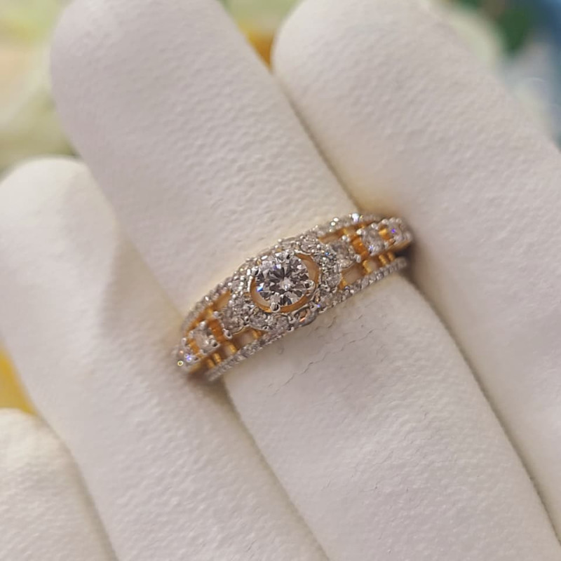 Diamond Ladies Ring
