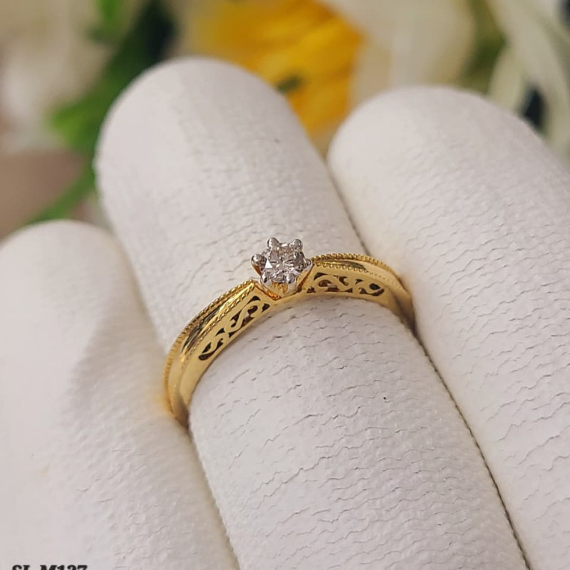 Diamond Ladies Ring