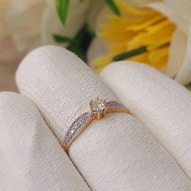 Diamond Ladies Ring