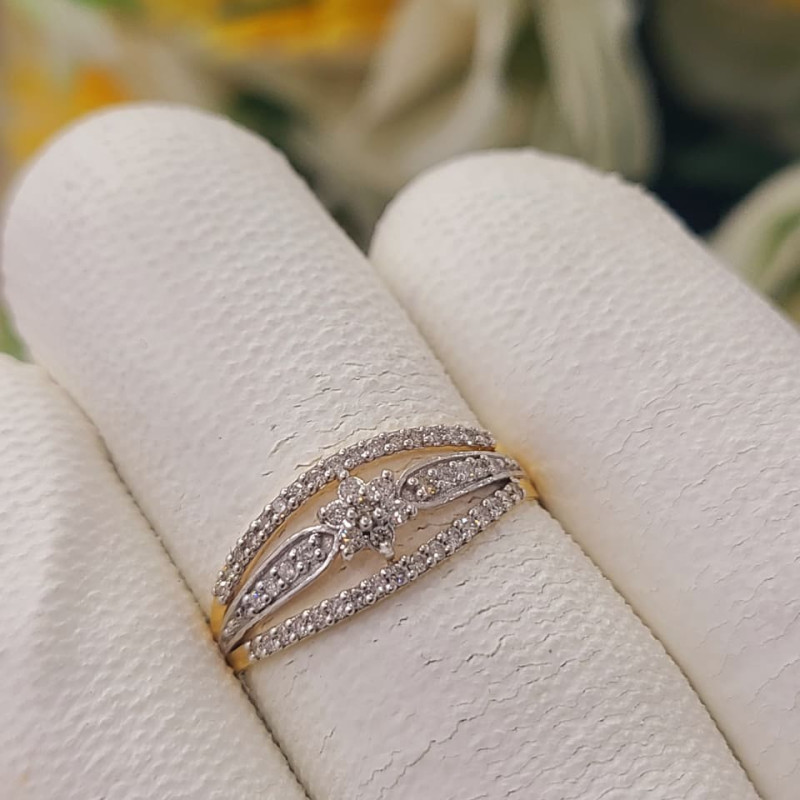 Diamond Ladies Ring
